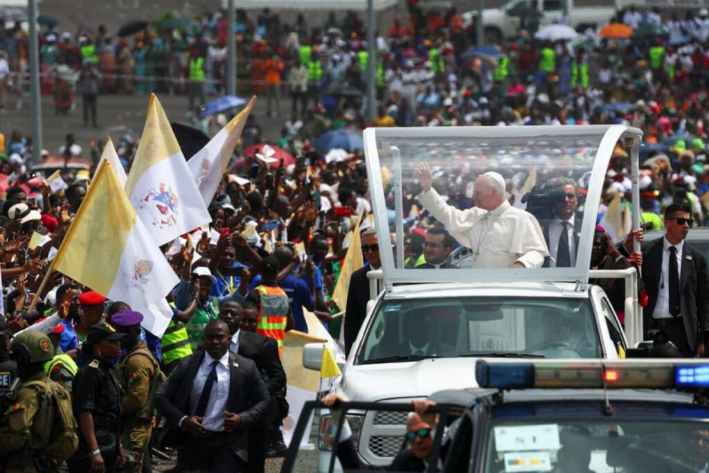Le Pape à Douala pour une messe géante
